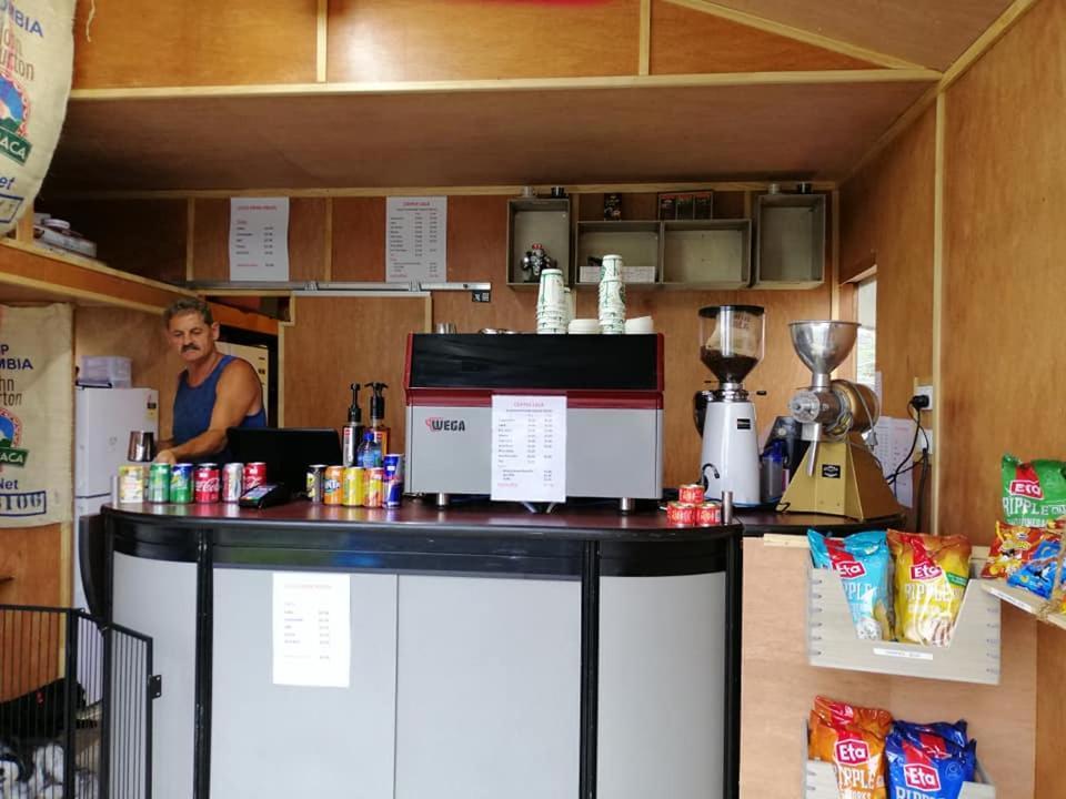 海港旁假日公园酒店 怀蒂昂格 外观 照片